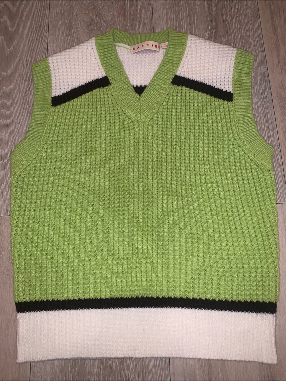 Marni x Uniqlo Popcorn Knit V-Neck Sweater Vest Size: Small